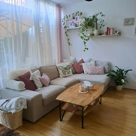 Hideaway Apartment *